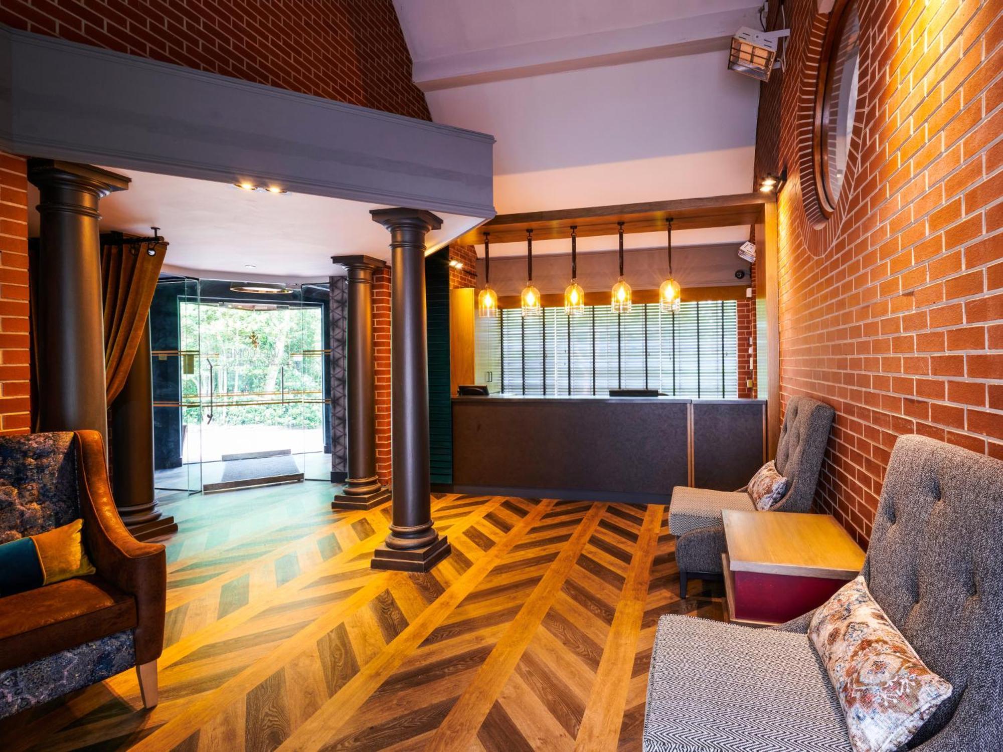 The Royal Toby Hotel Rochdale Zewnętrze zdjęcie