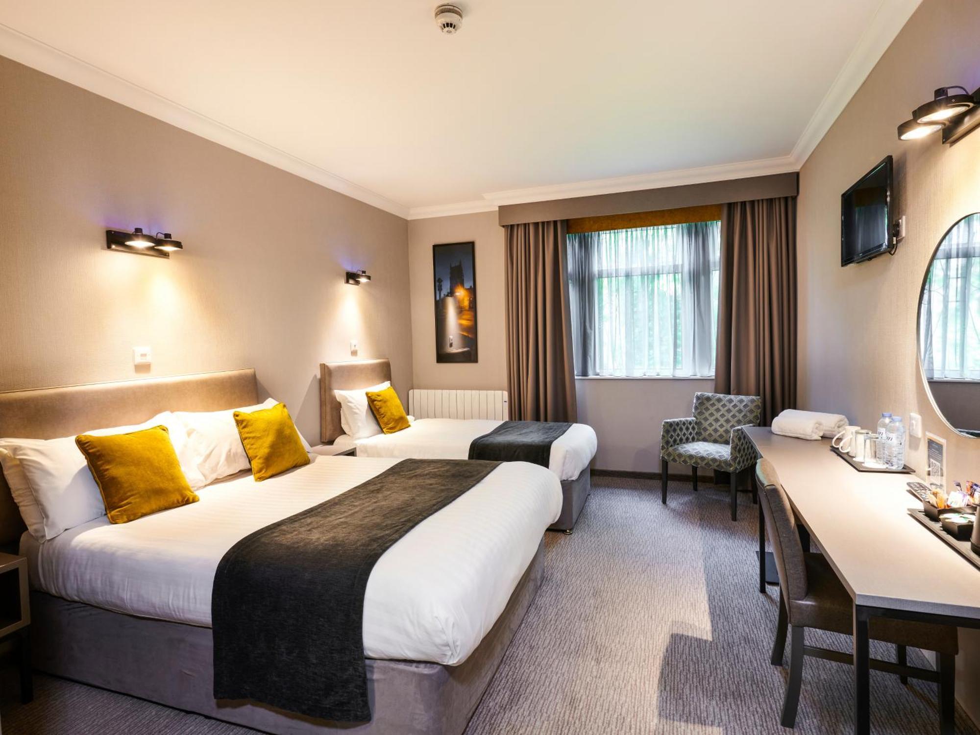 The Royal Toby Hotel Rochdale Zewnętrze zdjęcie