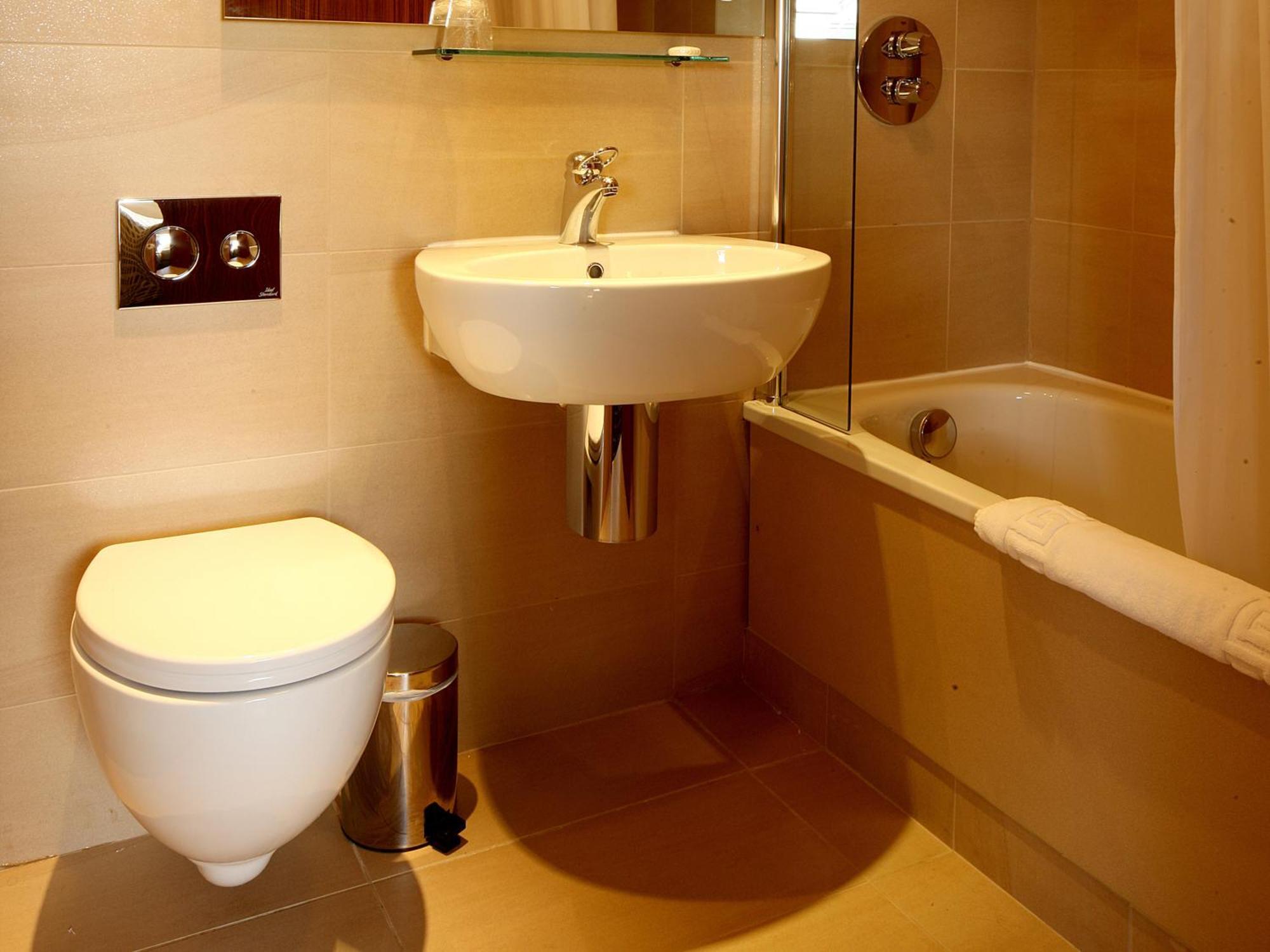 The Royal Toby Hotel Rochdale Zewnętrze zdjęcie