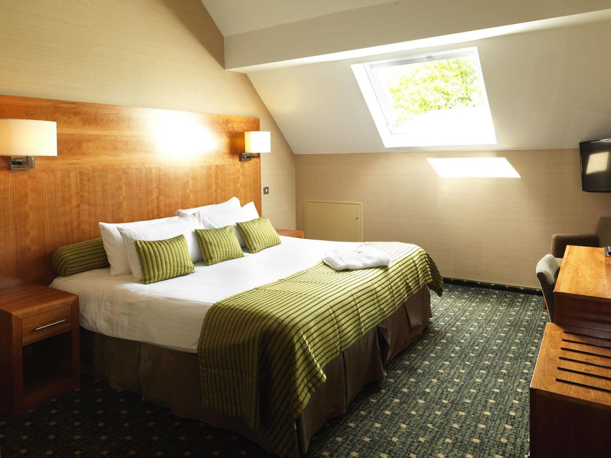 The Royal Toby Hotel Rochdale Zewnętrze zdjęcie